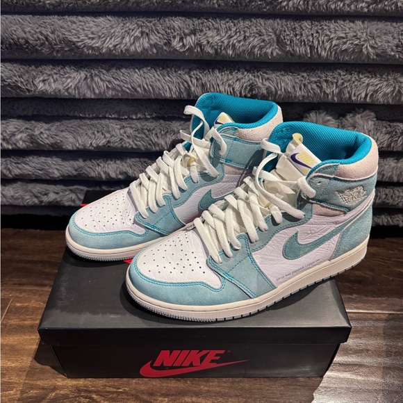 SP 19 Air Jordan 1 High OG - Size 9.5 (Men)